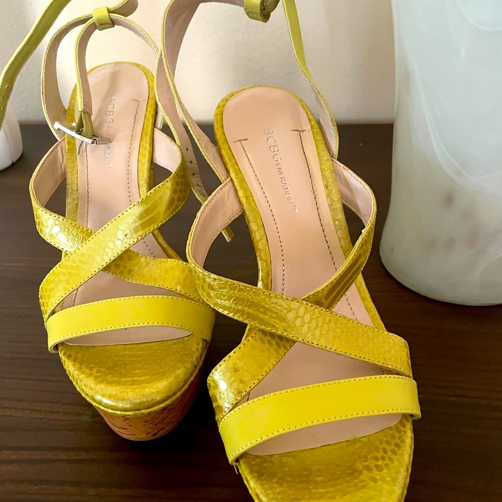 BCBGeneration wedge heel